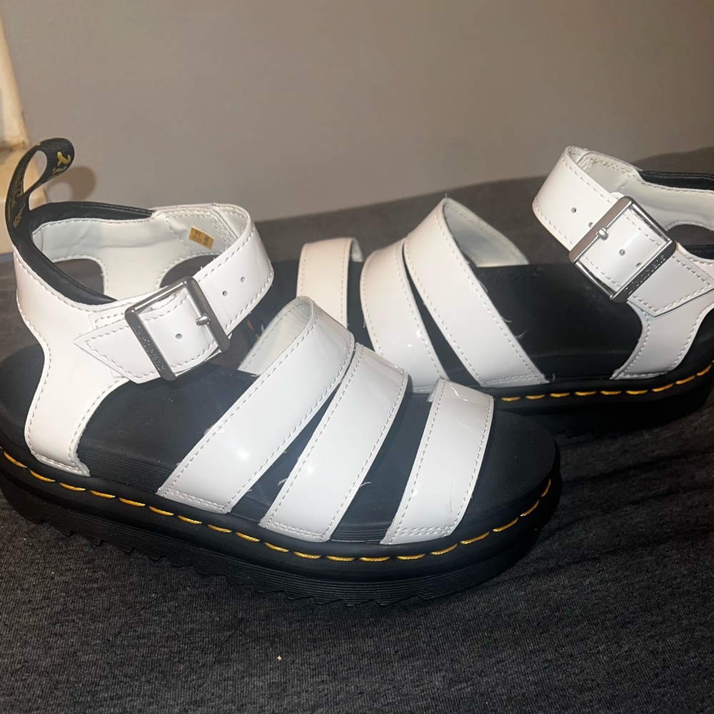 Dr. Marten’s Blaire Sandals. Size 5 in women’s but fit large. More like a 5.5/6.